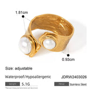 Pearl Embrace-Ring